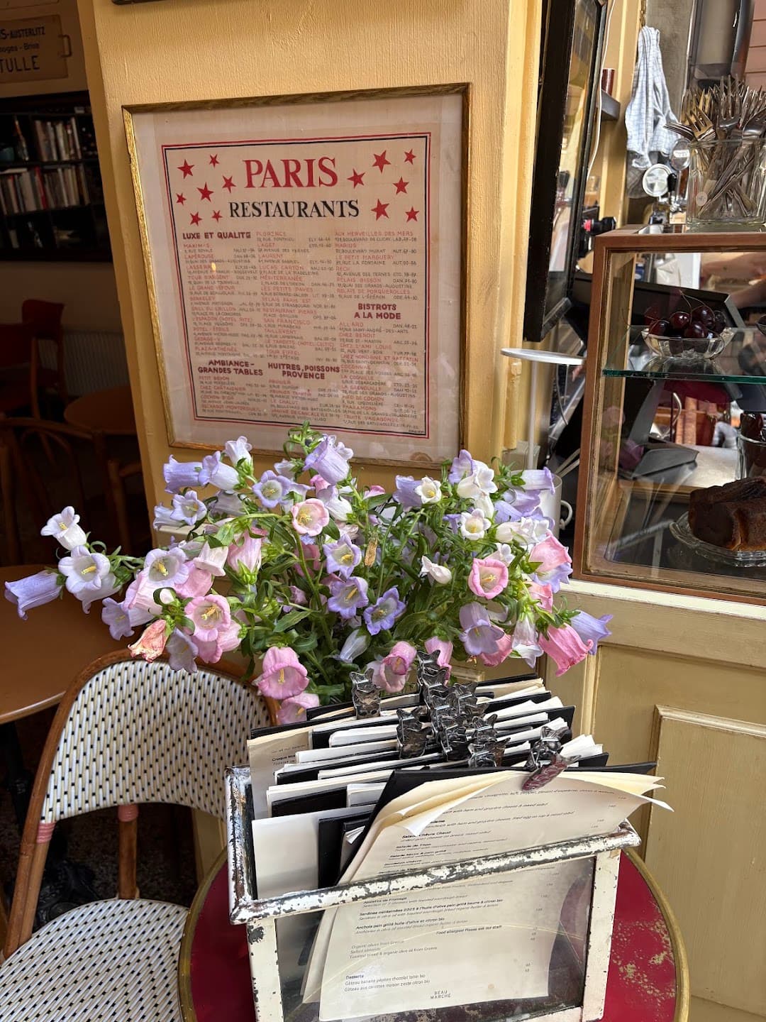 Paris cafe